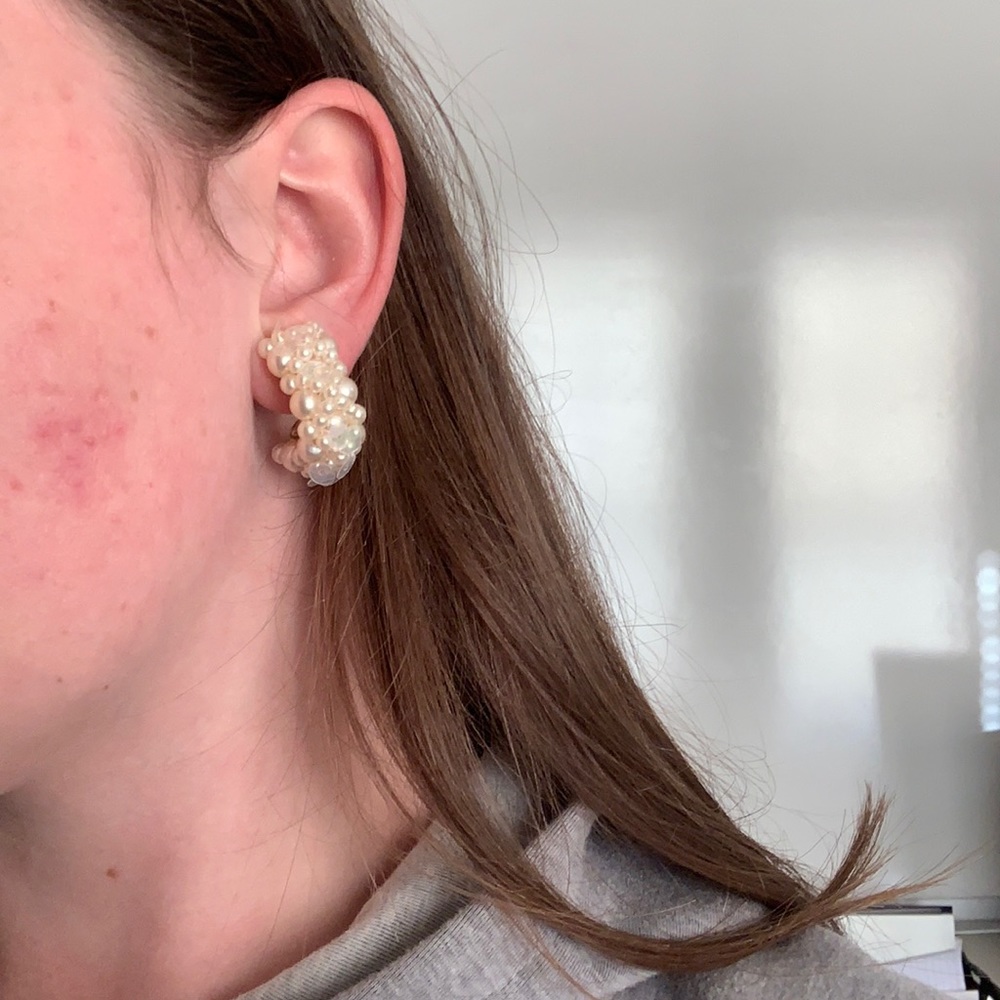 Clunky pearl hoop earrings